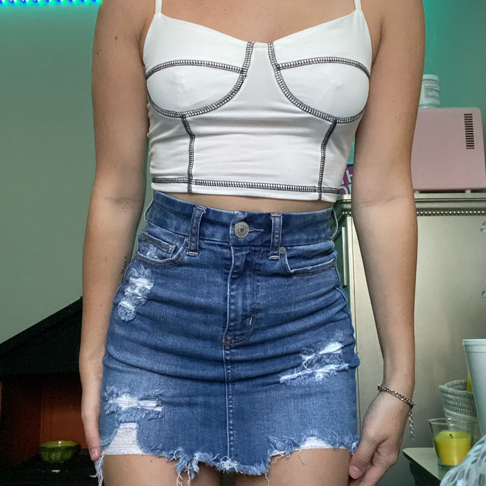 American Eagle jean skirt 💙